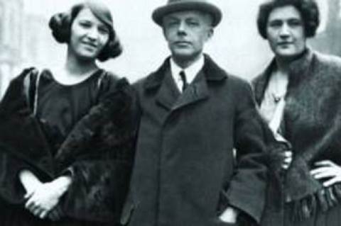 Balról: Jelly D'Arányi, ismeretlen férfi, Ethel Hobday 